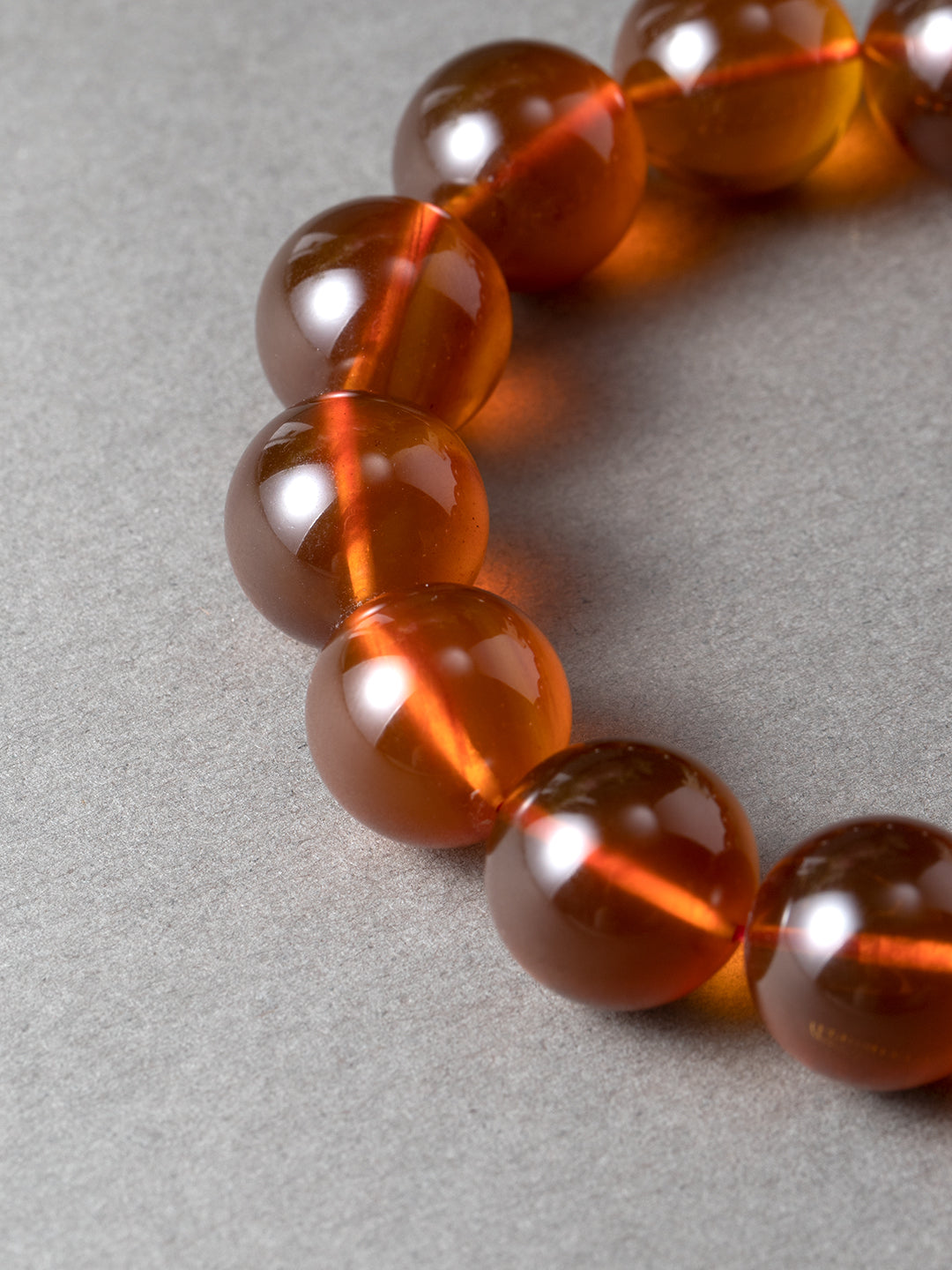 Brown-Red Amber Bracelet · 15 mm